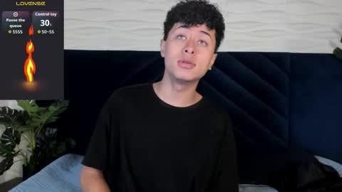 noah_dupont_ online show from February 2, 4:04 pm