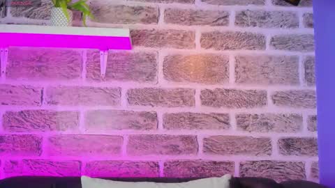    online show from March 5, 12:23 pm