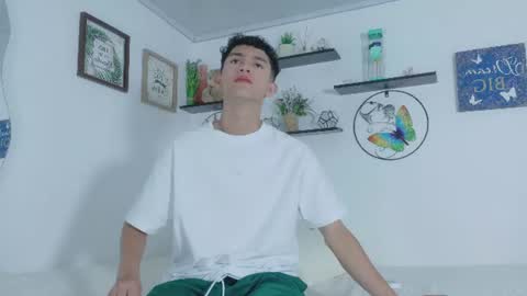 noah tyler  online show from July 8, 7:51 pm