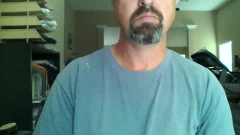 nvrenuff1979 online show from April 5, 1:07 pm