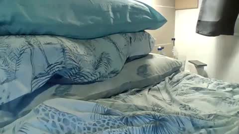 obedient9402 online show from April 9, 9:43 pm