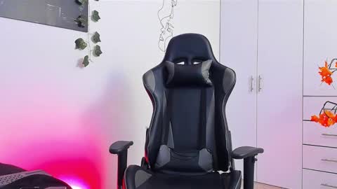 Oliver bray online show from February 1, 12:20 am