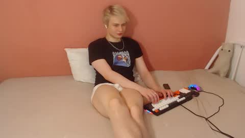 Oliver online show from April 3, 1:13 am