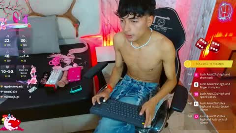 osamu_tay online show from April 14, 8:47 am