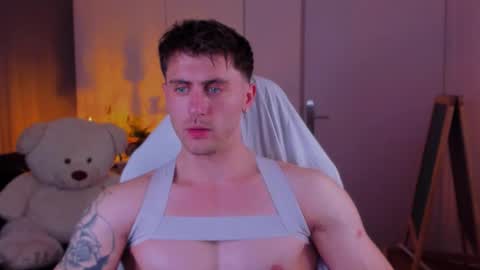 Oscar online show from November 13, 9:41 pm