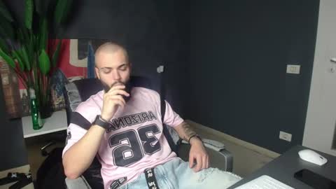 OscarWills online show from June 14, 5:31 am