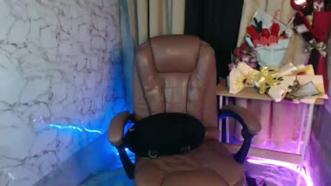 HENRY online show from March 10, 6:14 pm