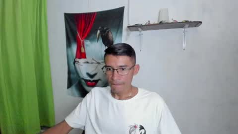 EDUAR Independent model online show from April 5, 8:05 pm