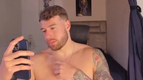 PAUL ROGER online show from April 9, 11:11 pm