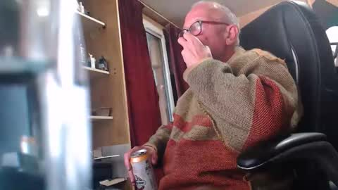 pc8474408 online show from May 19, 6:25 pm