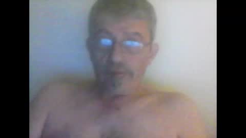 pipi2704 online show from January 10, 7:00 pm