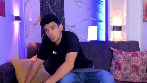 prince_arthur77 online show from May 7, 3:01 pm
