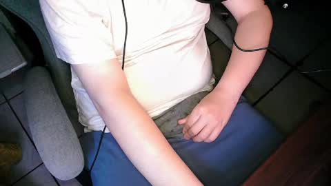 your mysterious man online show from April 11, 10:35 pm