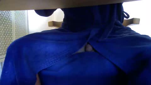 quetequeres online show from February 25, 8:04 am