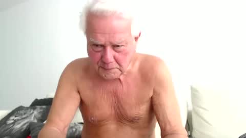 Silver Stallion TwitterRandyth53496071  and  ladyenglishxxx online show from February 5, 2:35 pm