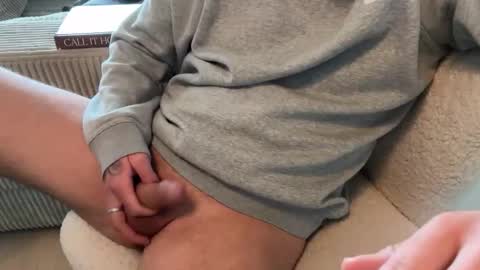 ratatou786852 online show from May 2, 8:44 pm
