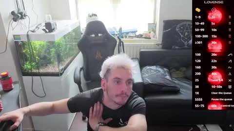 Rayzel online show from April 1, 11:34 am