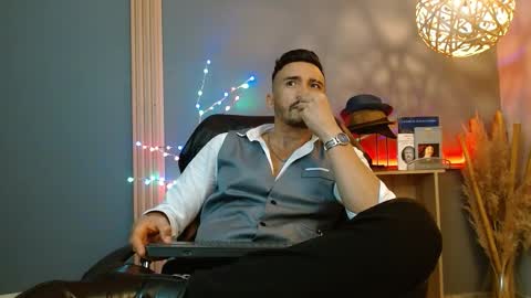   REIKO  online show from March 8, 2:04 am