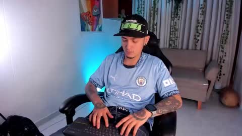 Rey online show from February 21, 4:02 am