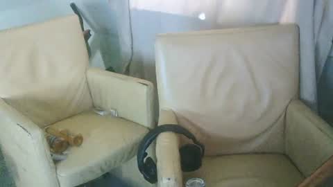 richardd110011 online show from June 24, 7:33 am