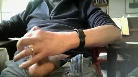 richardhungguy8 online show from March 26, 4:55 pm