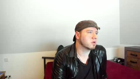 rlplover9 online show from December 24, 5:23 pm