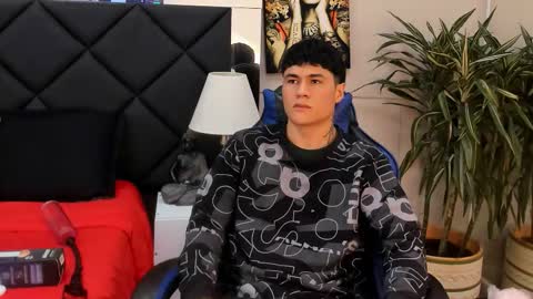 Roan Birkin online show from March 24, 7:51 pm