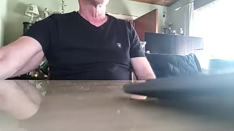 robke1966 online show from March 29, 7:19 am