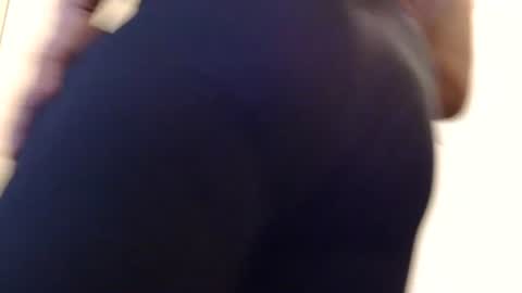 rosecd__ online show from August 4, 6:52 am