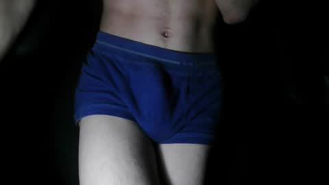 Max online show from December 3, 1:33 am