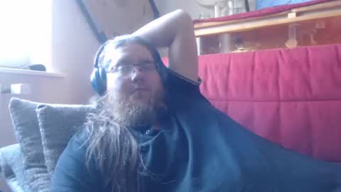 s_j_c online show from April 30, 4:03 pm