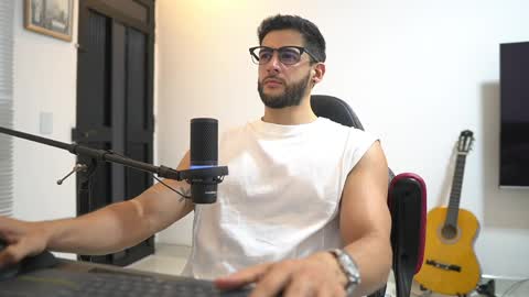 saimon  online show from April 7, 9:37 pm