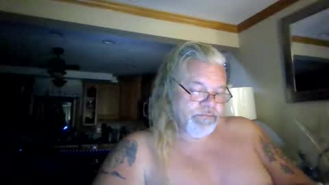 saintbeenadick online show from May 18, 1:46 am