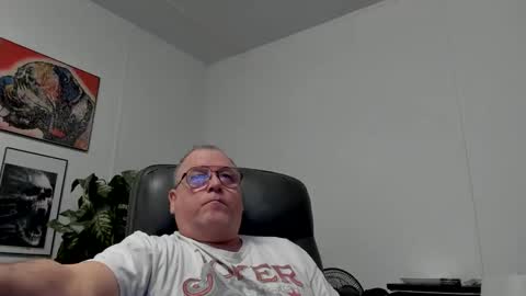 YourBannana1 online show from March 11, 4:18 pm