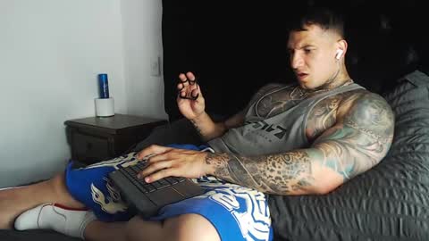 Sebastian online show from April 3, 8:05 pm