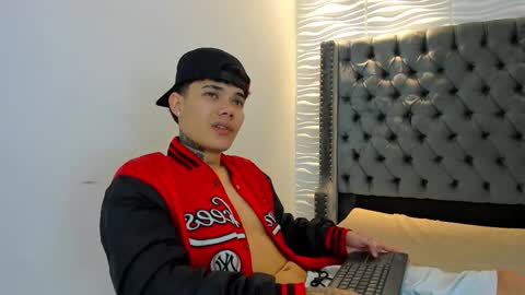 seven_turner online show from February 19, 4:31 am