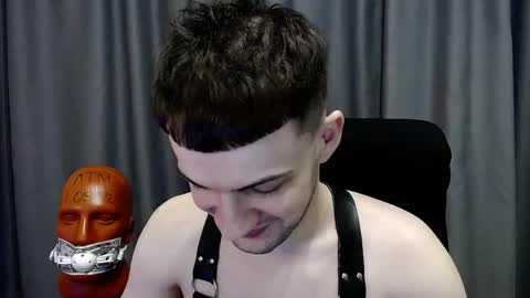 Sir Damien online show from April 12, 9:16 pm