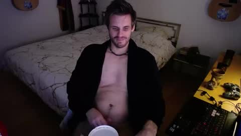 skatejocke online show from November 4, 11:50 pm