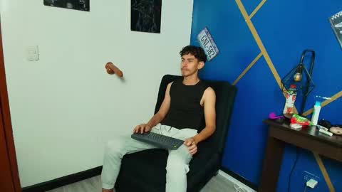 skinny jean  online show from March 24, 8:57 pm