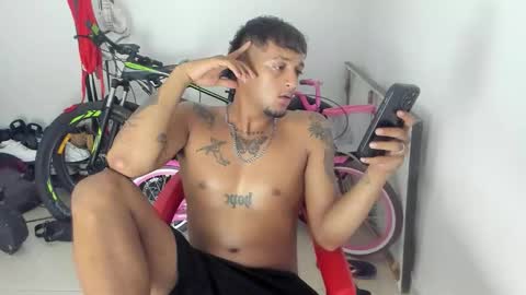 slim_master12 online show from April 15, 7:08 am