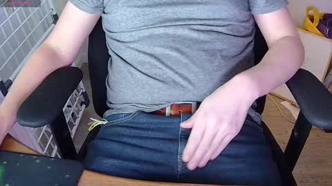 Sneakybill online show from January 9, 10:04 pm