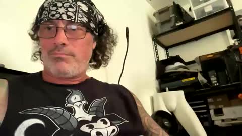 specter1972 online show from May 31, 5:01 pm