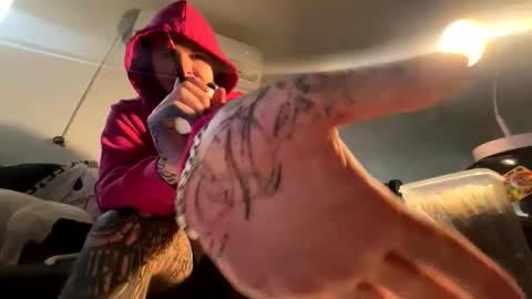 Keepscrolling online show from March 24, 9:19 pm