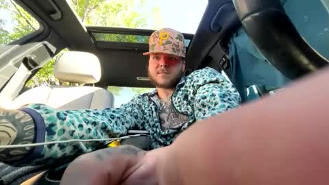 Keepscrolling online show from April 15, 10:43 pm