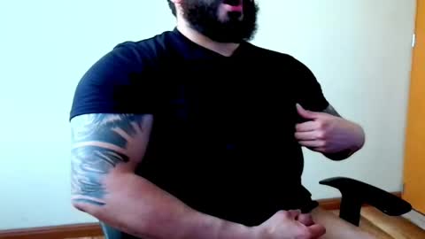 stiven253958 online show from April 13, 4:51 pm