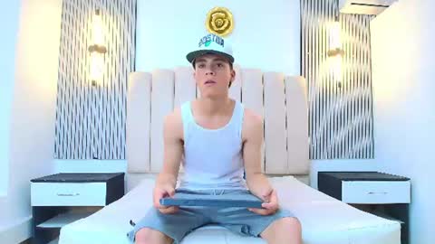 stiven_cooper2 online show from July 8, 12:53 pm