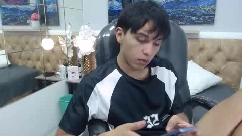 Stiwen online show from March 28, 8:09 pm