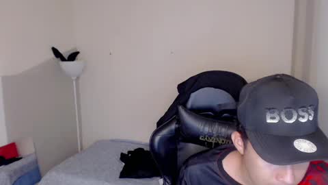 Street online show from April 5, 9:22 pm