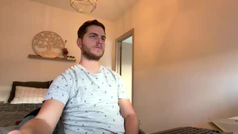 syl092 online show from April 17, 5:48 pm