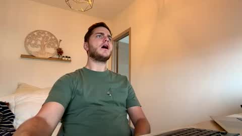 syl092 online show from March 13, 8:44 am